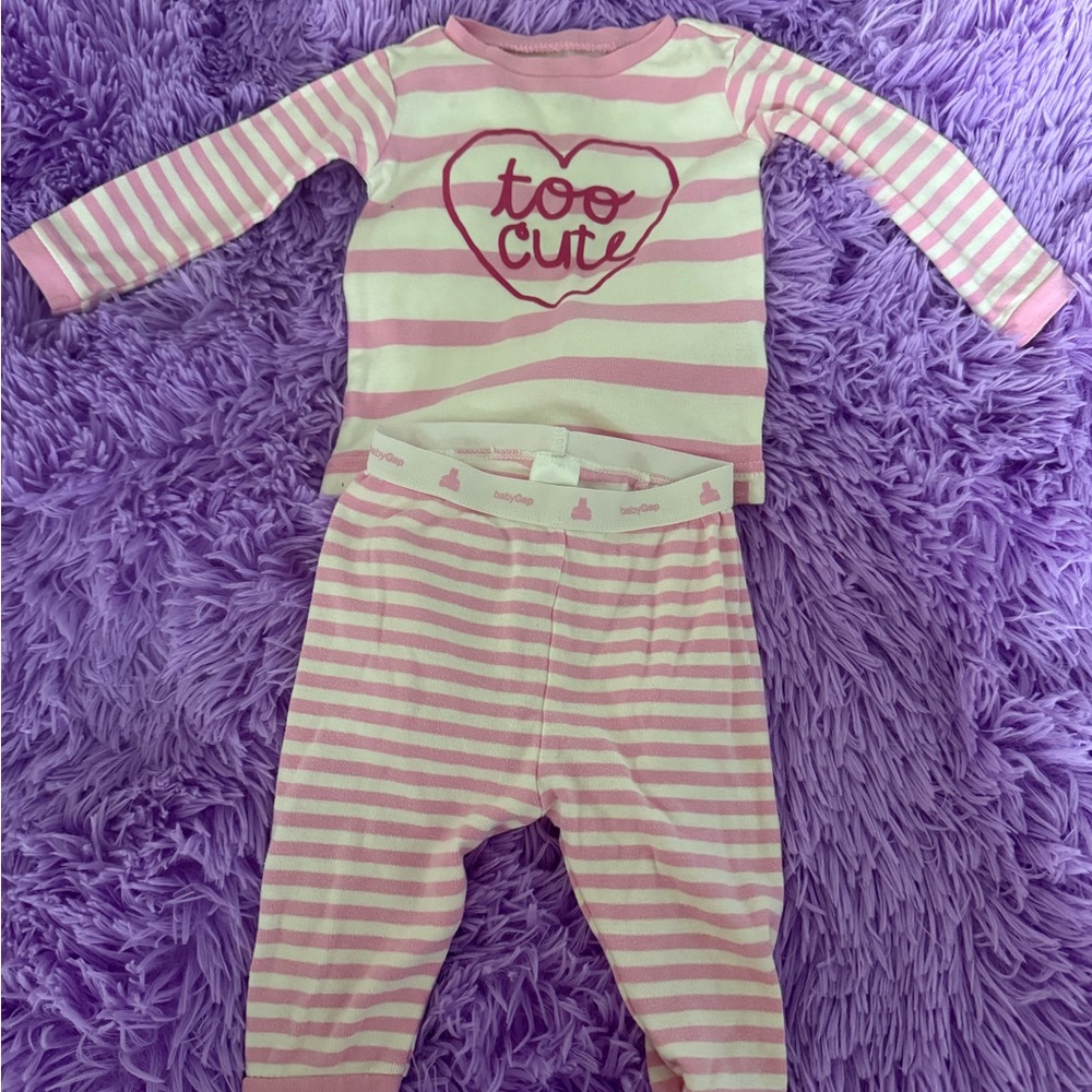baby GAP Pink and White Striped Baby Pajama Set - Size 6 - 12 months - Preloved